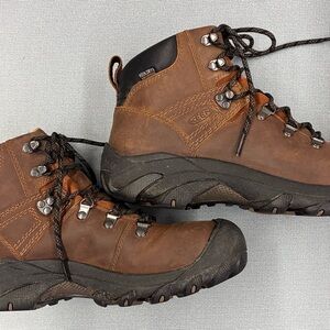 KEEN Woman’s Leather Hiking Boots